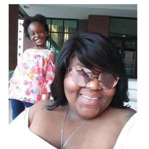 Meet your Posher, Dominique